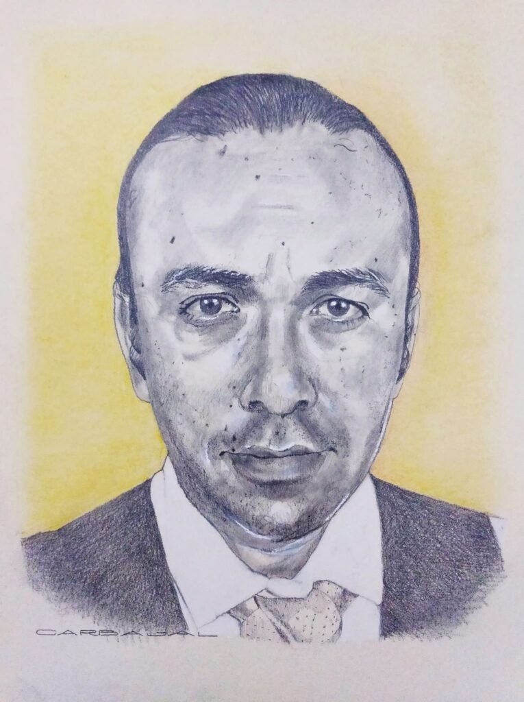 Retrato realista a grafito de hombre adulto con traje y corbata, fondo amarillo en escala de grises